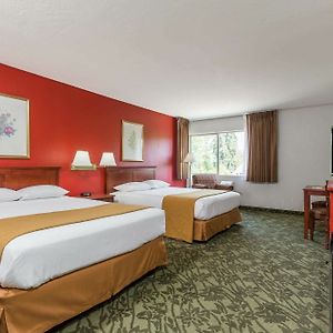 Queen Room Two Queen Beds Non-Smoking